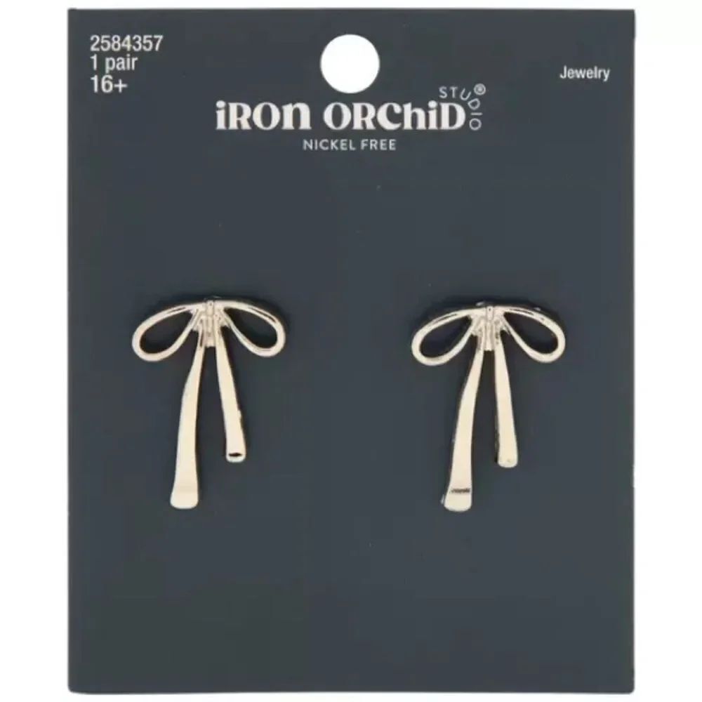 New! Iron Orchid Studio
Silver Metal Bow Earrings NWT